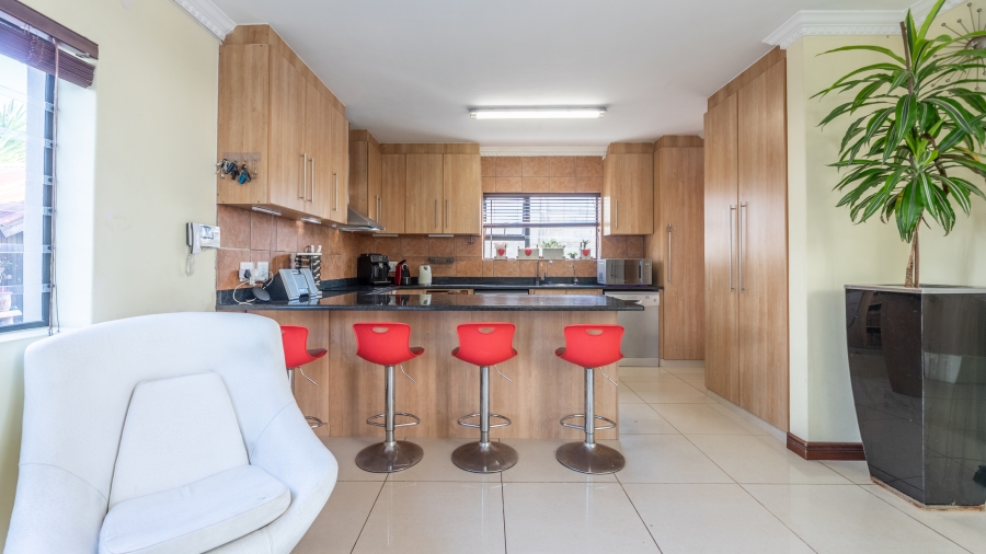 4 Bedroom Property for Sale in West Beach Western Cape